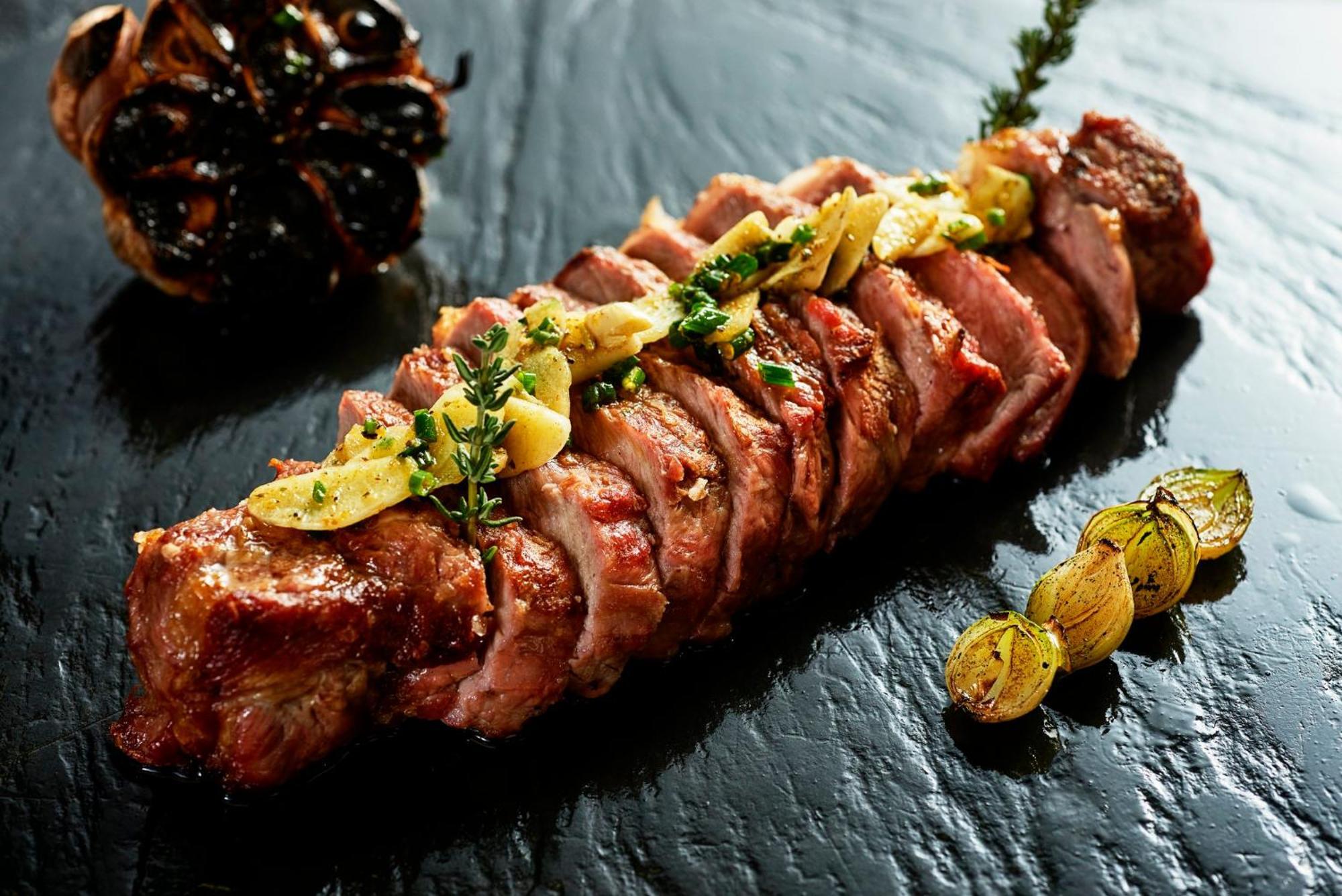 Crowne Plaza Porto, an IHG Hotel Esterno foto A pork tenderloin