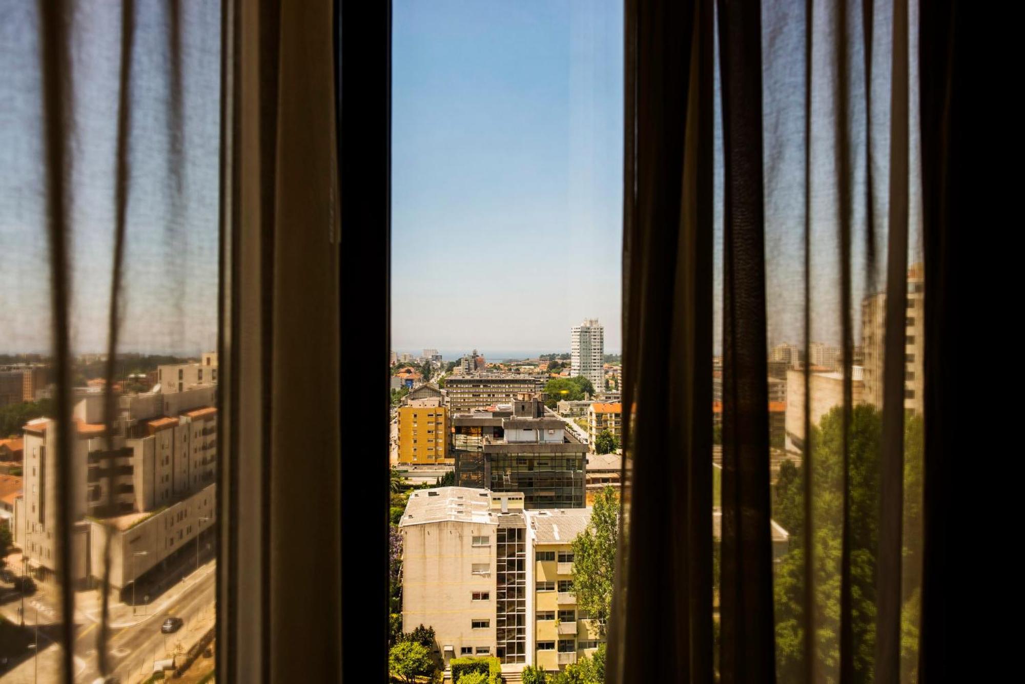 Crowne Plaza Porto, an IHG Hotel Esterno foto View from the window of a cell at the prison