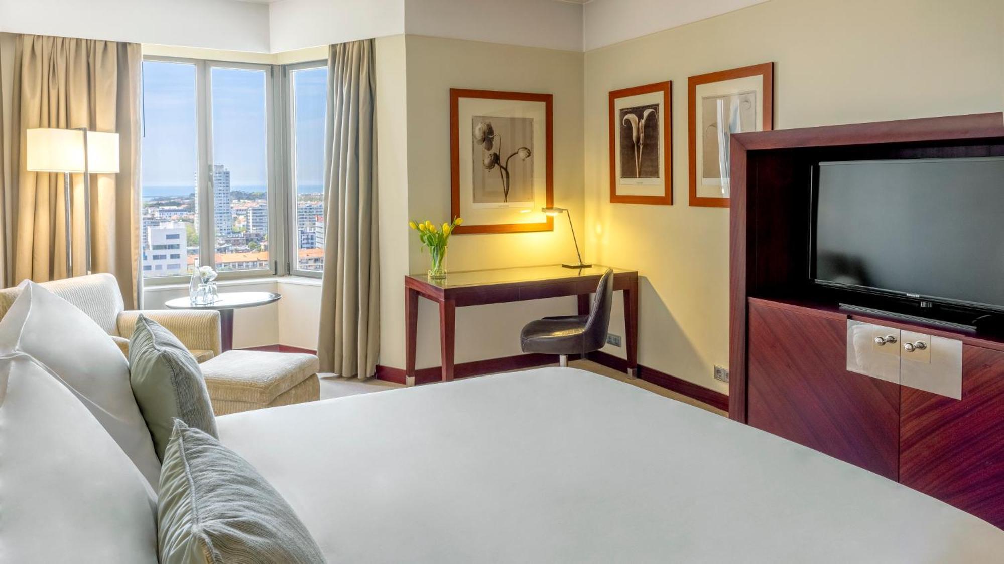 Crowne Plaza Porto, an IHG Hotel Esterno foto A room at the hotel
