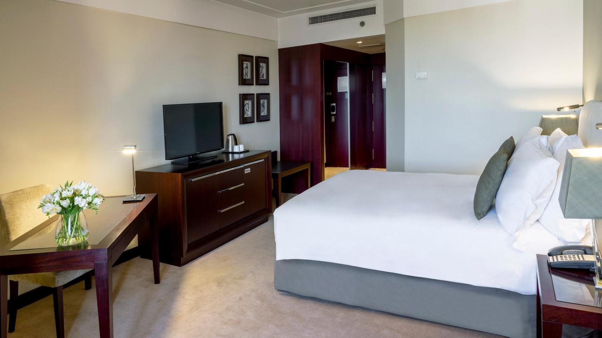 Crowne Plaza Porto, an IHG Hotel Esterno foto A room at the hotel