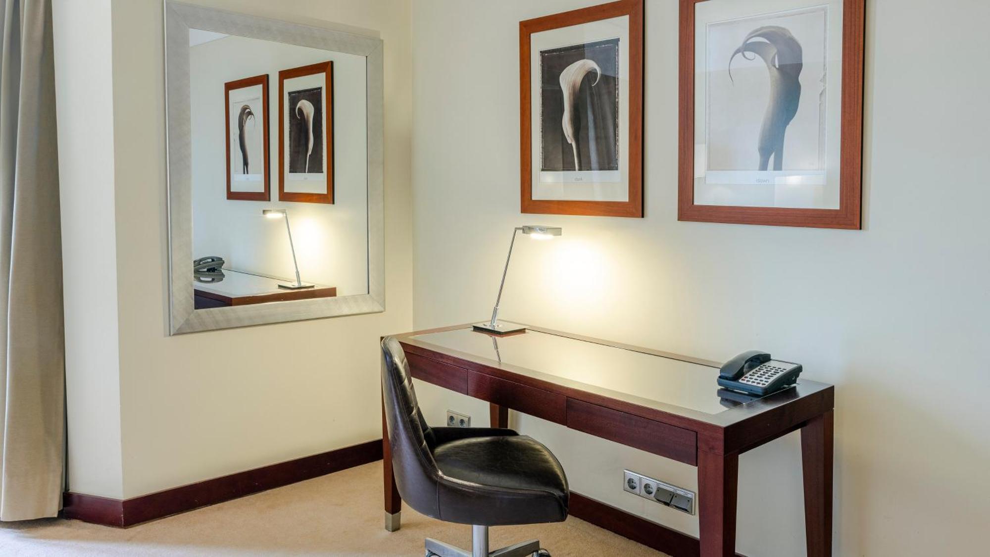 Crowne Plaza Porto, an IHG Hotel Esterno foto